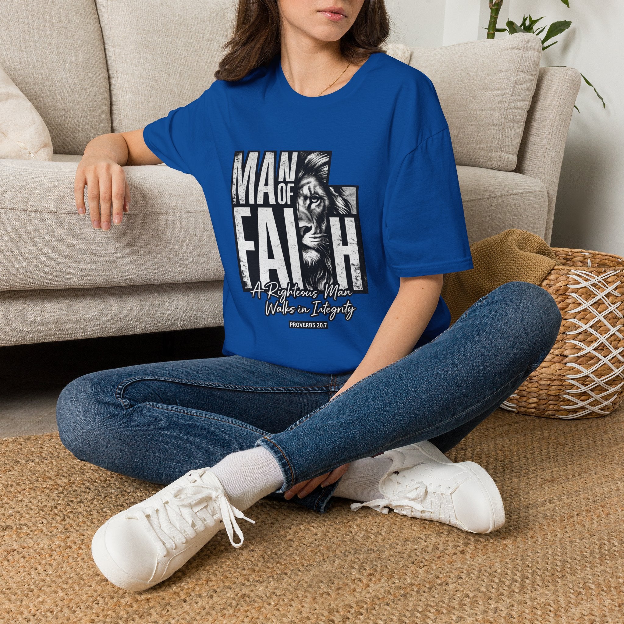 Man of Faith lion graphic T-Shirt