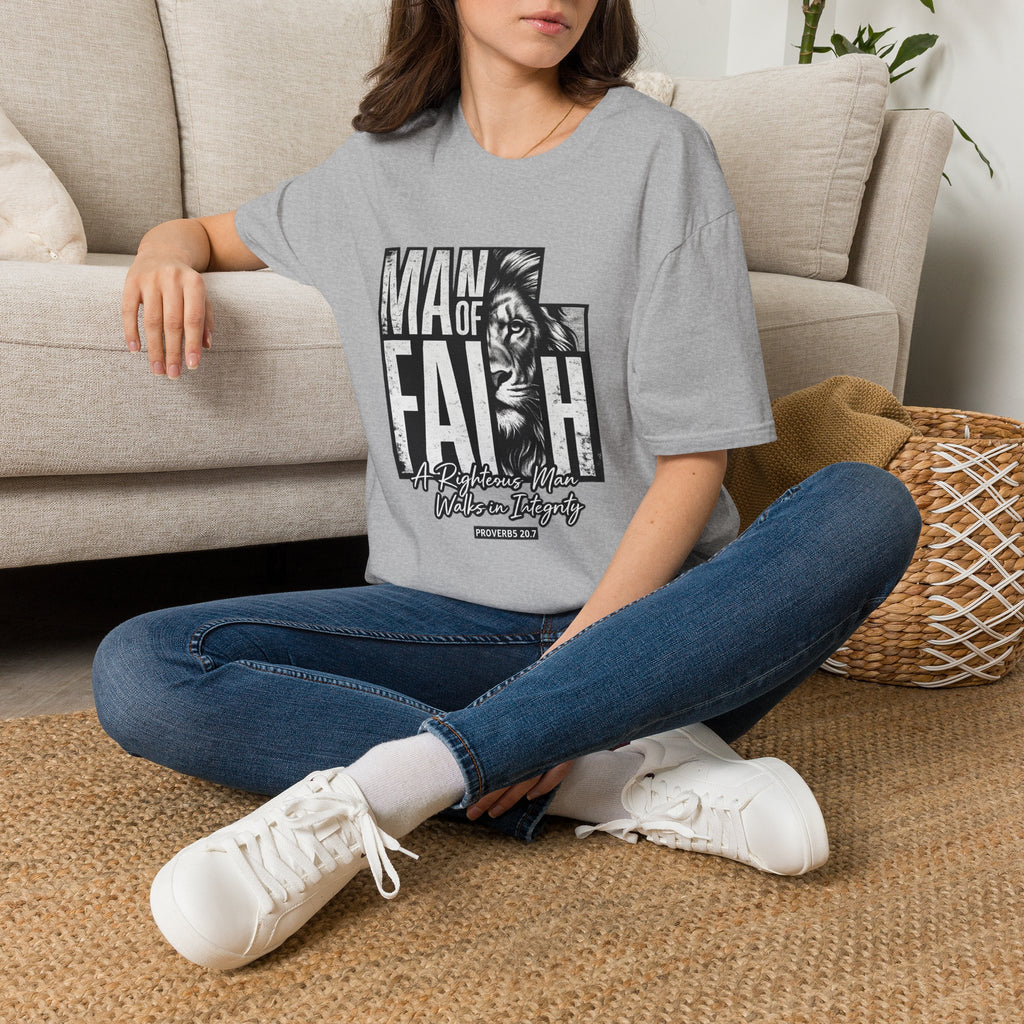 Man of Faith lion graphic T-Shirt