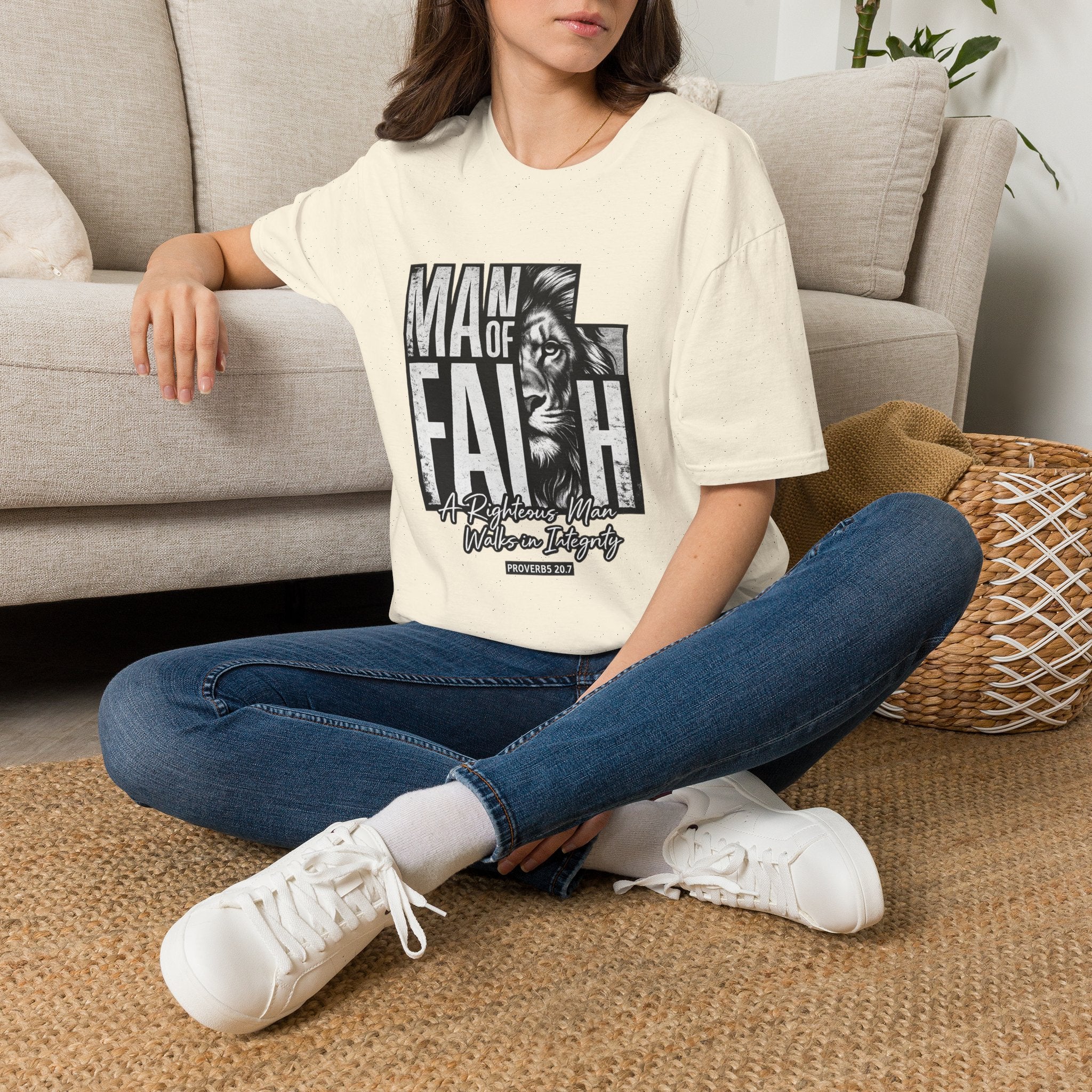 Man of Faith lion graphic T-Shirt